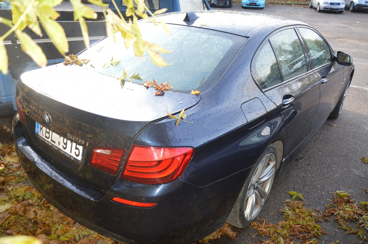 BMW 528i