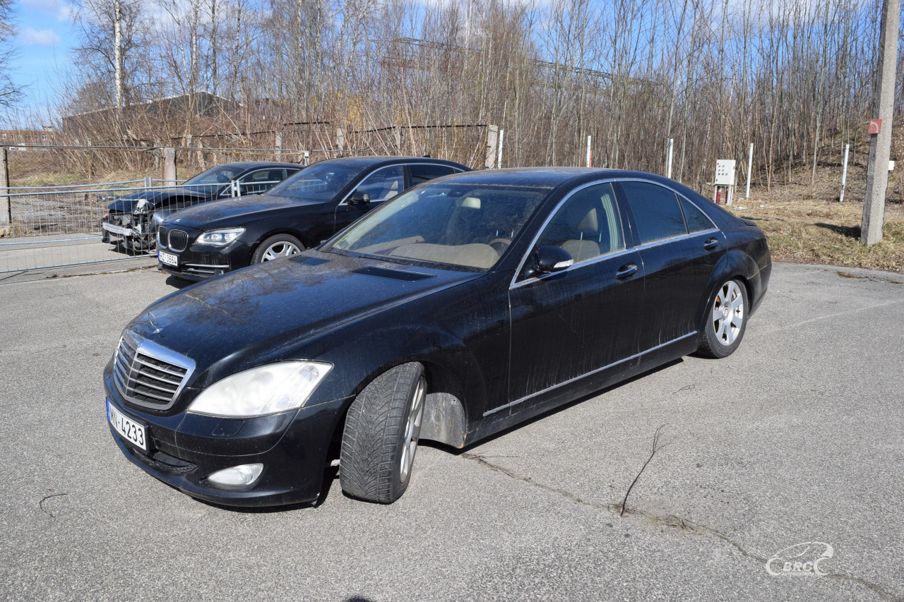 Mercedes-Benz S 320