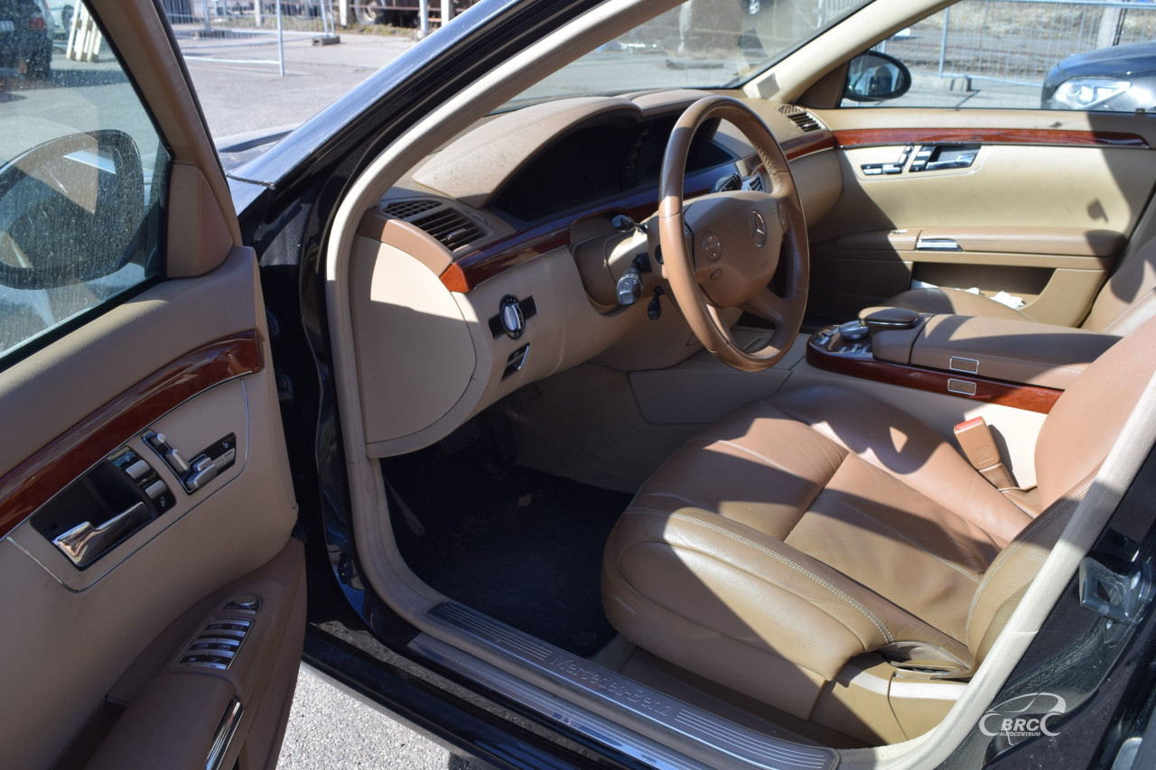 Mercedes-Benz S 320