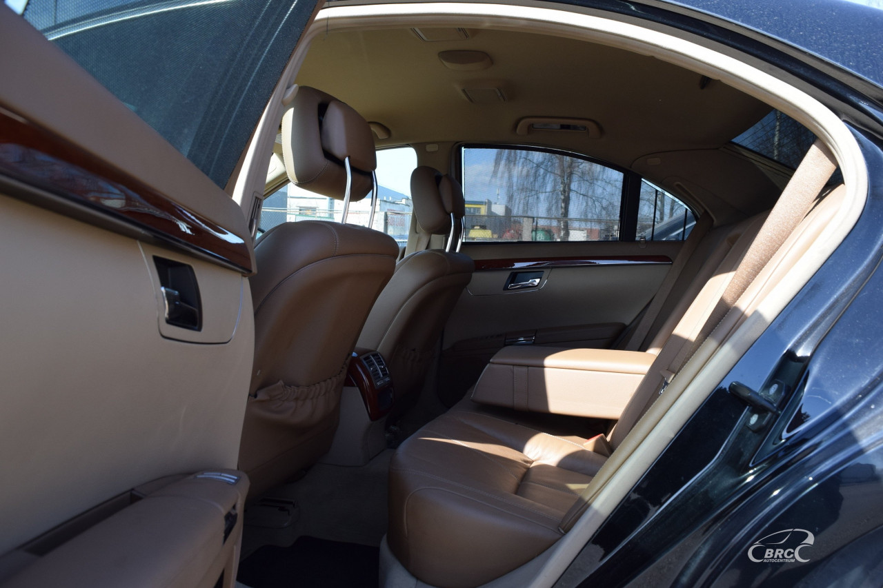 Mercedes-Benz S 320