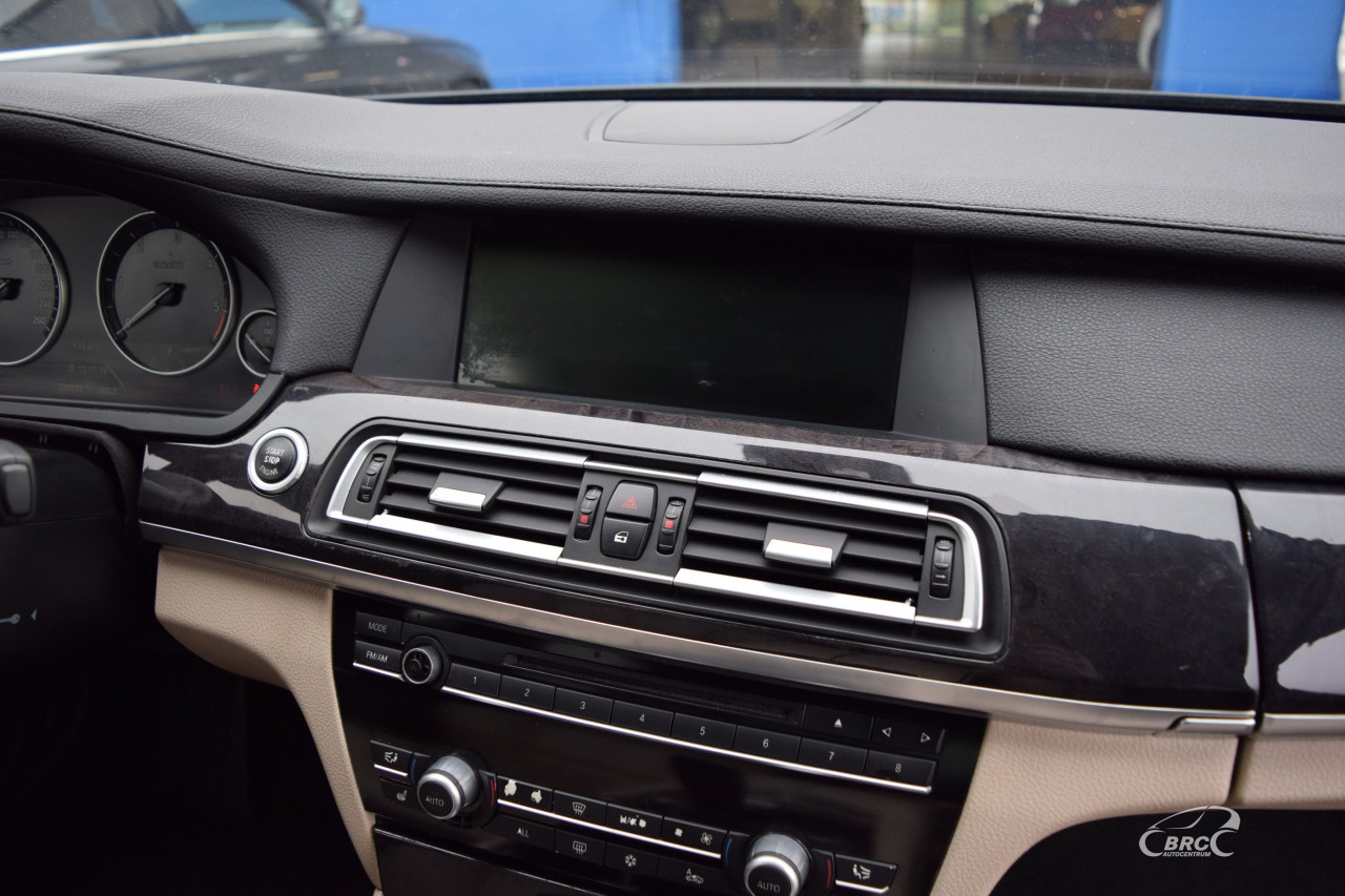 BMW 750